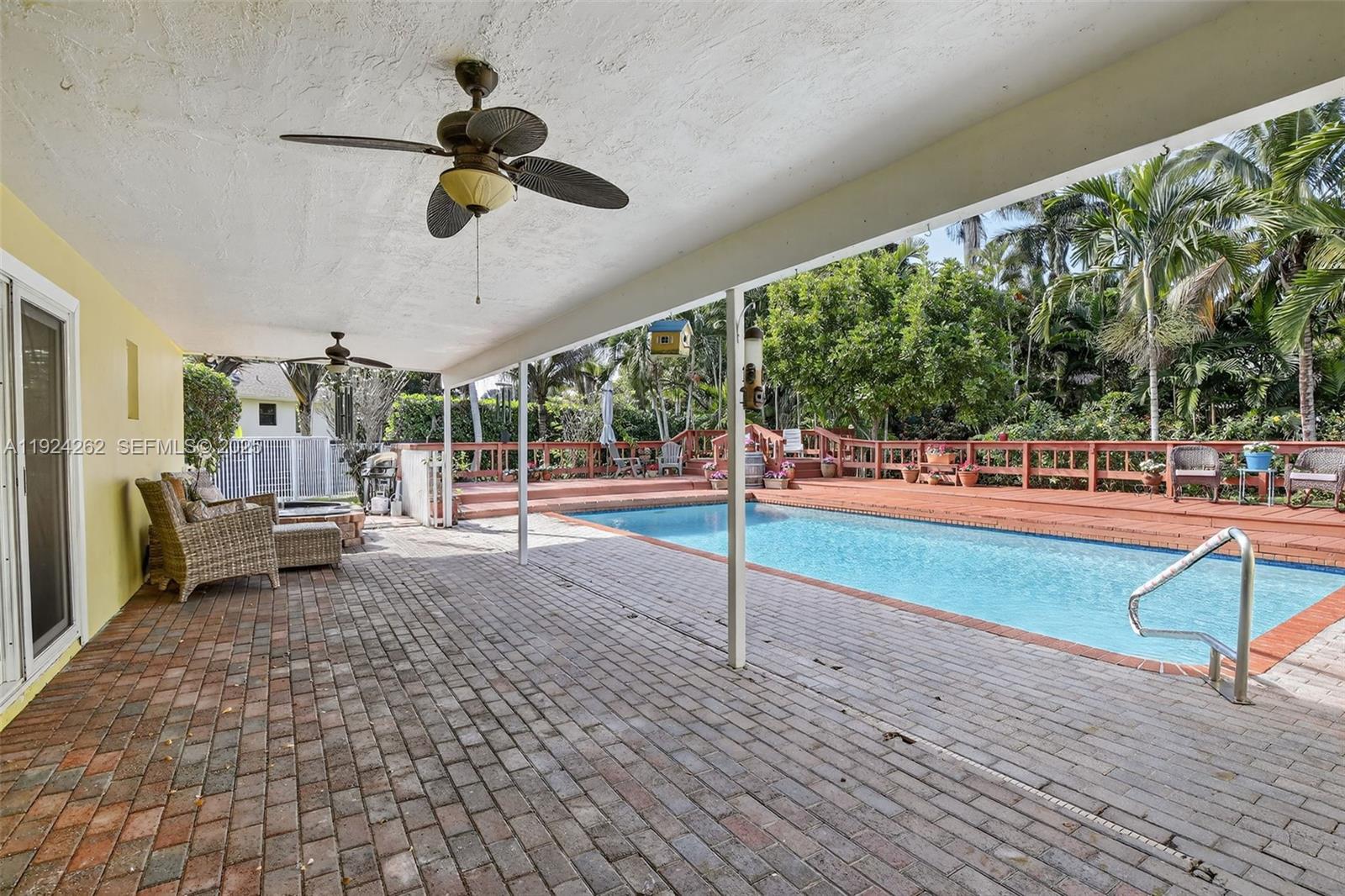 PLANTATION ACRES SOUTH - Residential