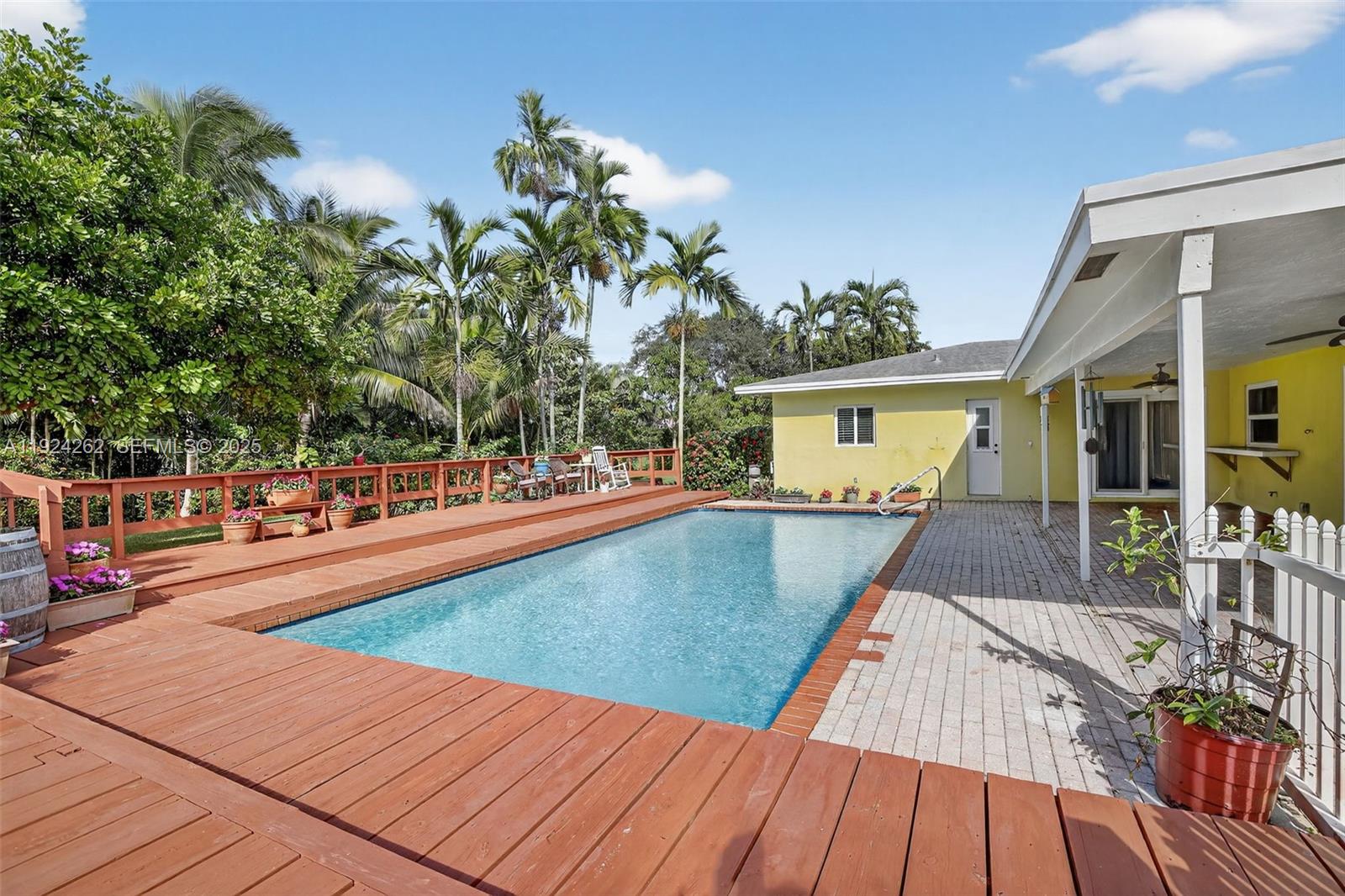 PLANTATION ACRES SOUTH - Residential