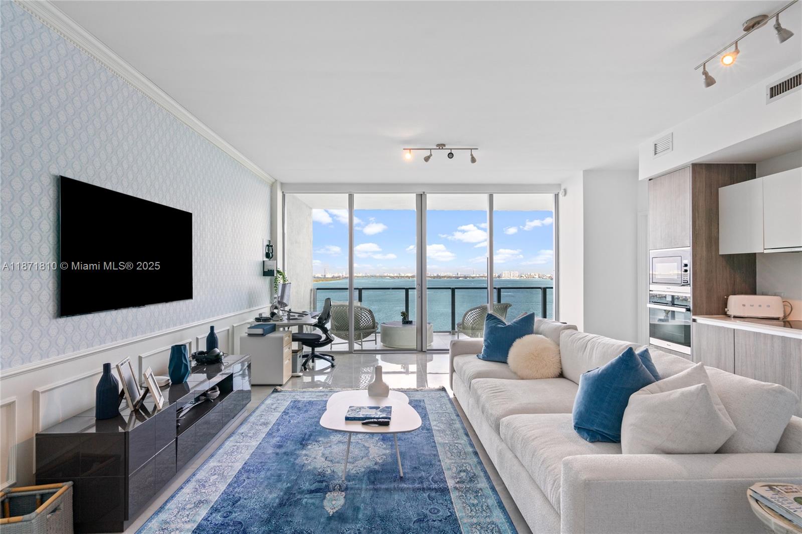 2900 NE 7th Ave 1804