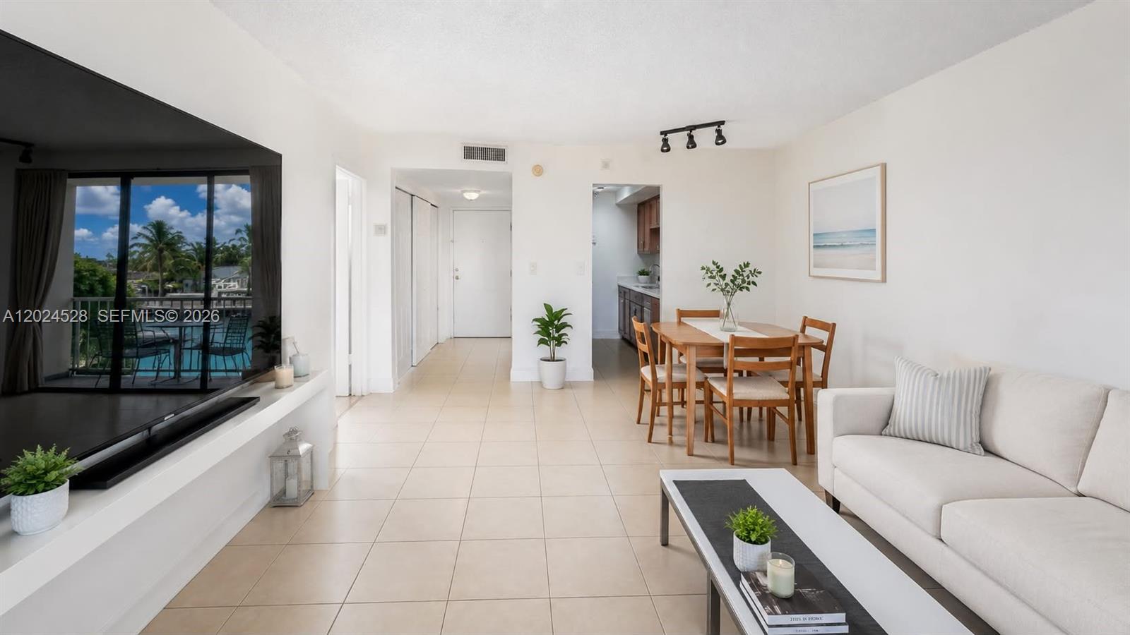 VECINO DEL MAR CONDO - Residential Lease