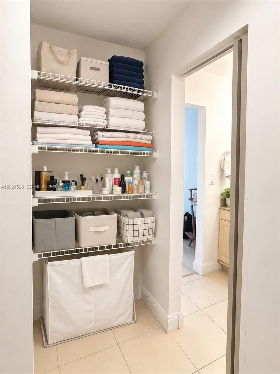 VECINO DEL MAR CONDO - Residential Lease