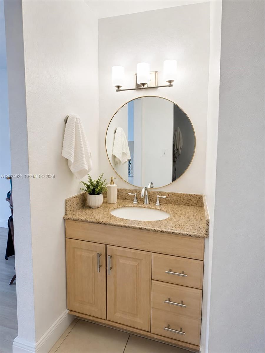 VECINO DEL MAR CONDO - Residential Lease