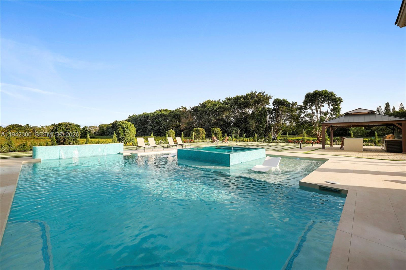 FLAMINGO GROVES - Residential