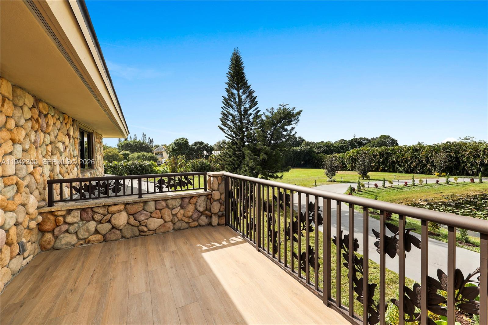 FLAMINGO GROVES - Residential