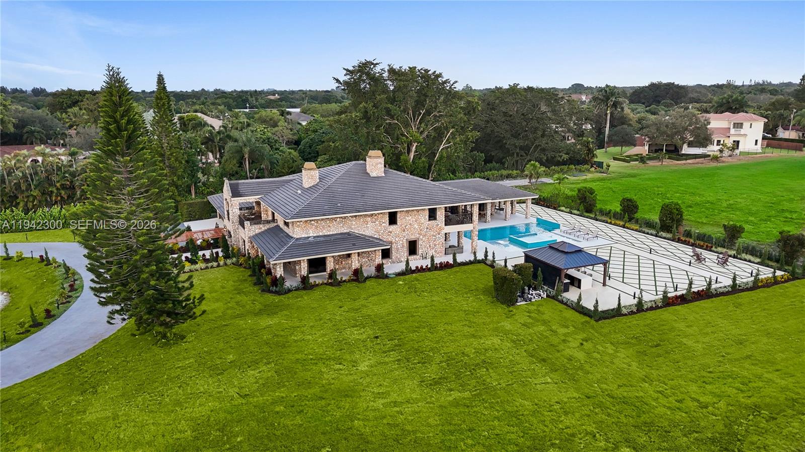 FLAMINGO GROVES - Residential