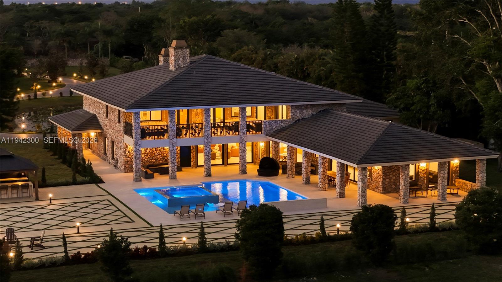 FLAMINGO GROVES - Residential