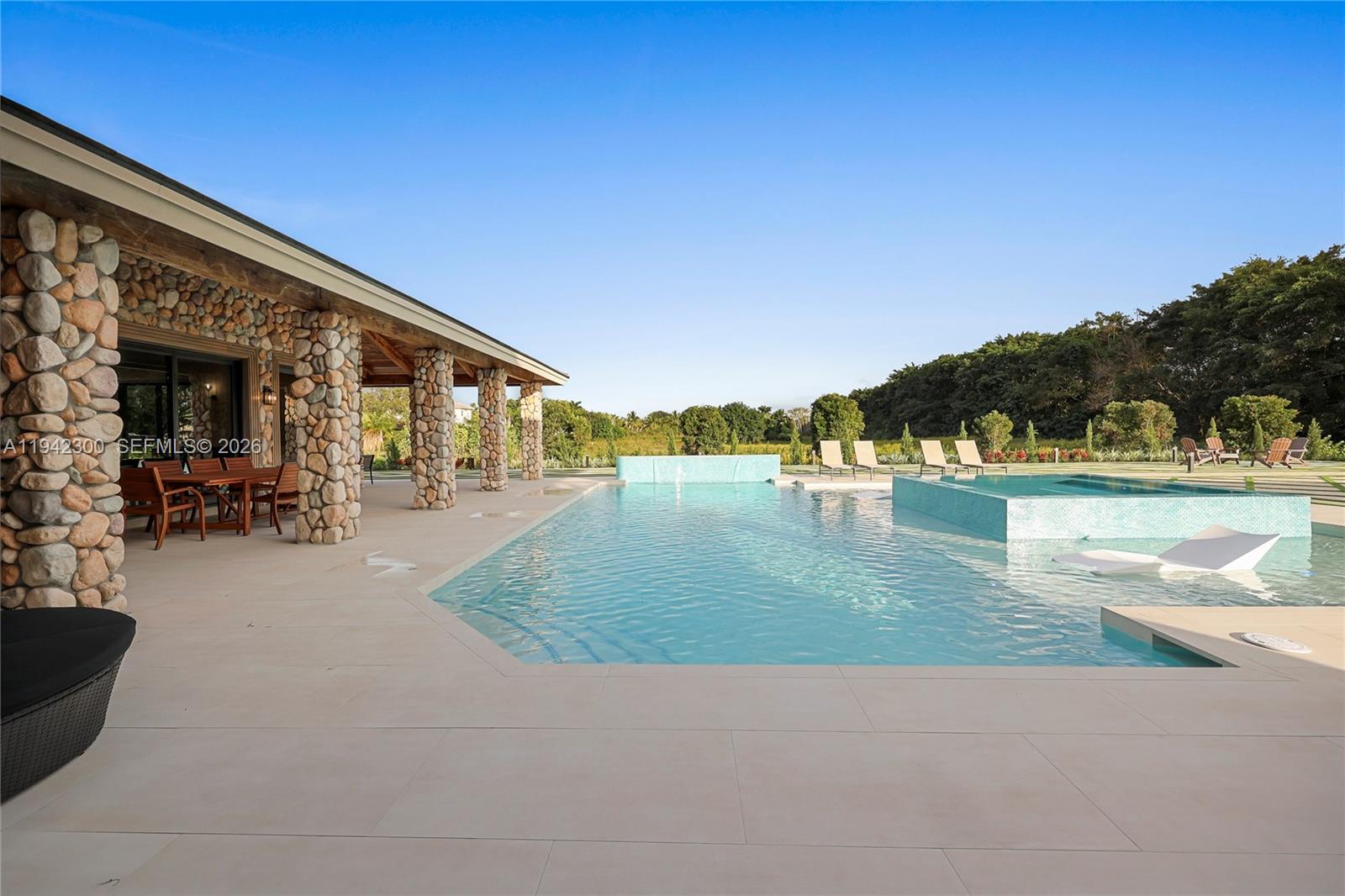 FLAMINGO GROVES - Residential