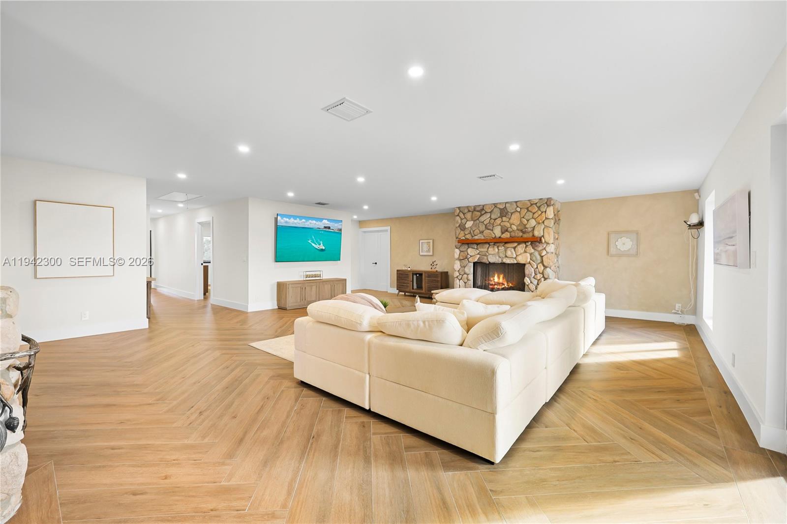 FLAMINGO GROVES - Residential