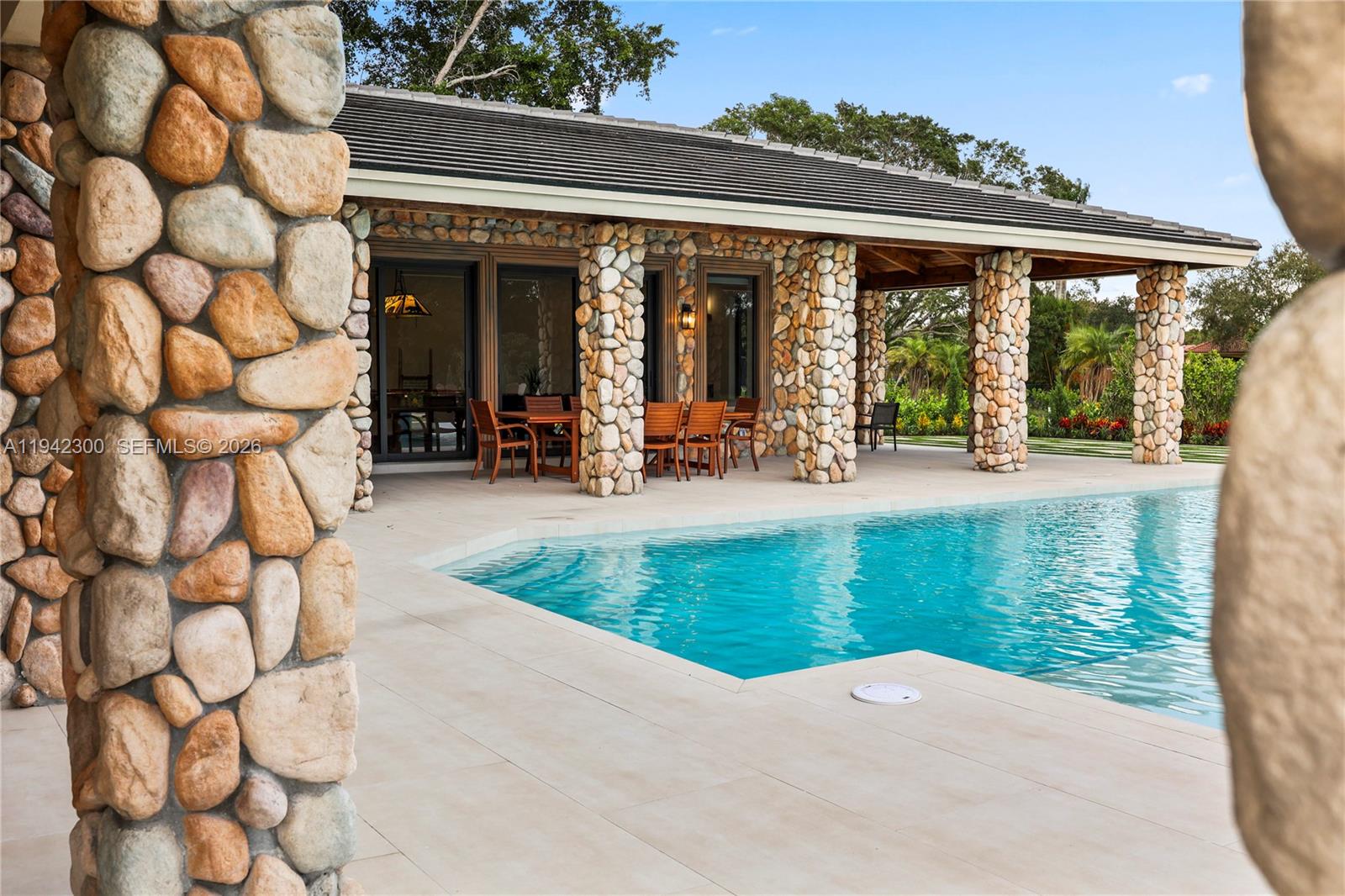 FLAMINGO GROVES - Residential