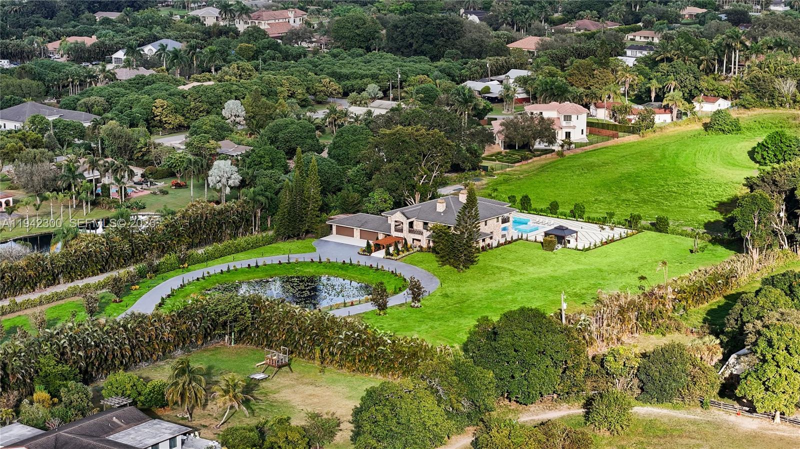 FLAMINGO GROVES - Residential