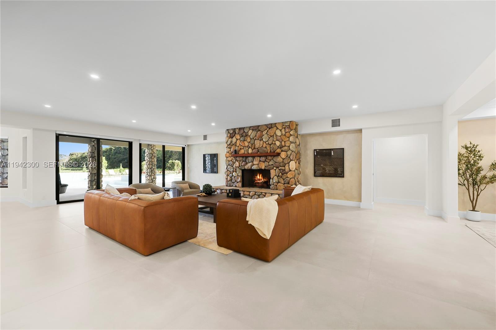 FLAMINGO GROVES - Residential