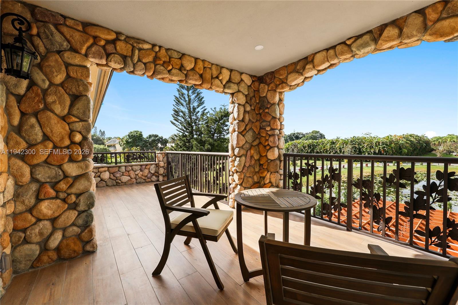 FLAMINGO GROVES - Residential