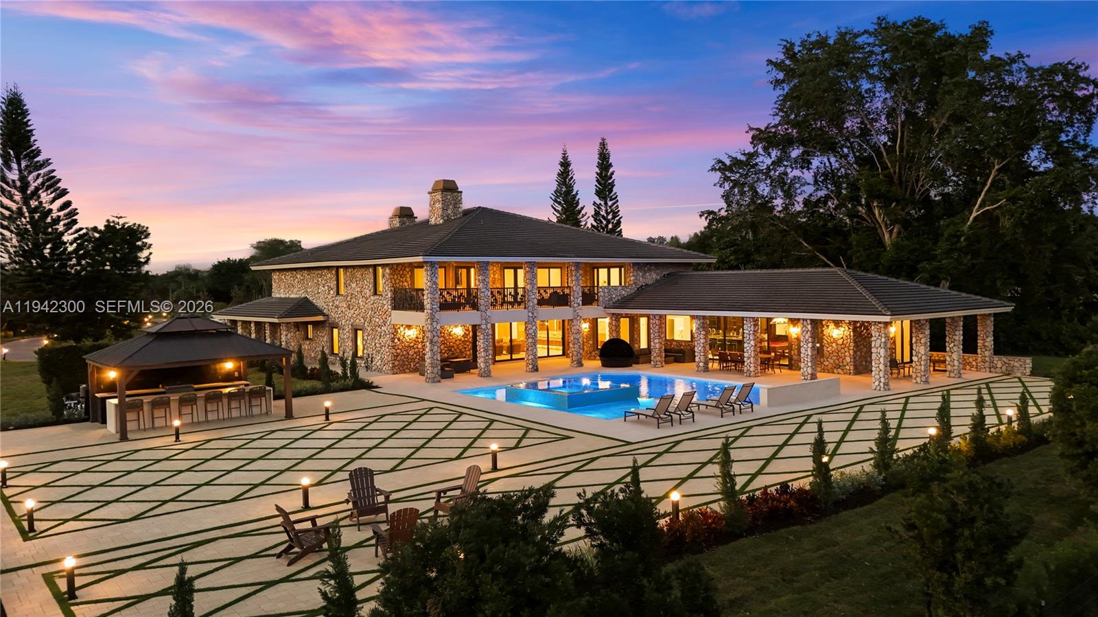 FLAMINGO GROVES - Residential