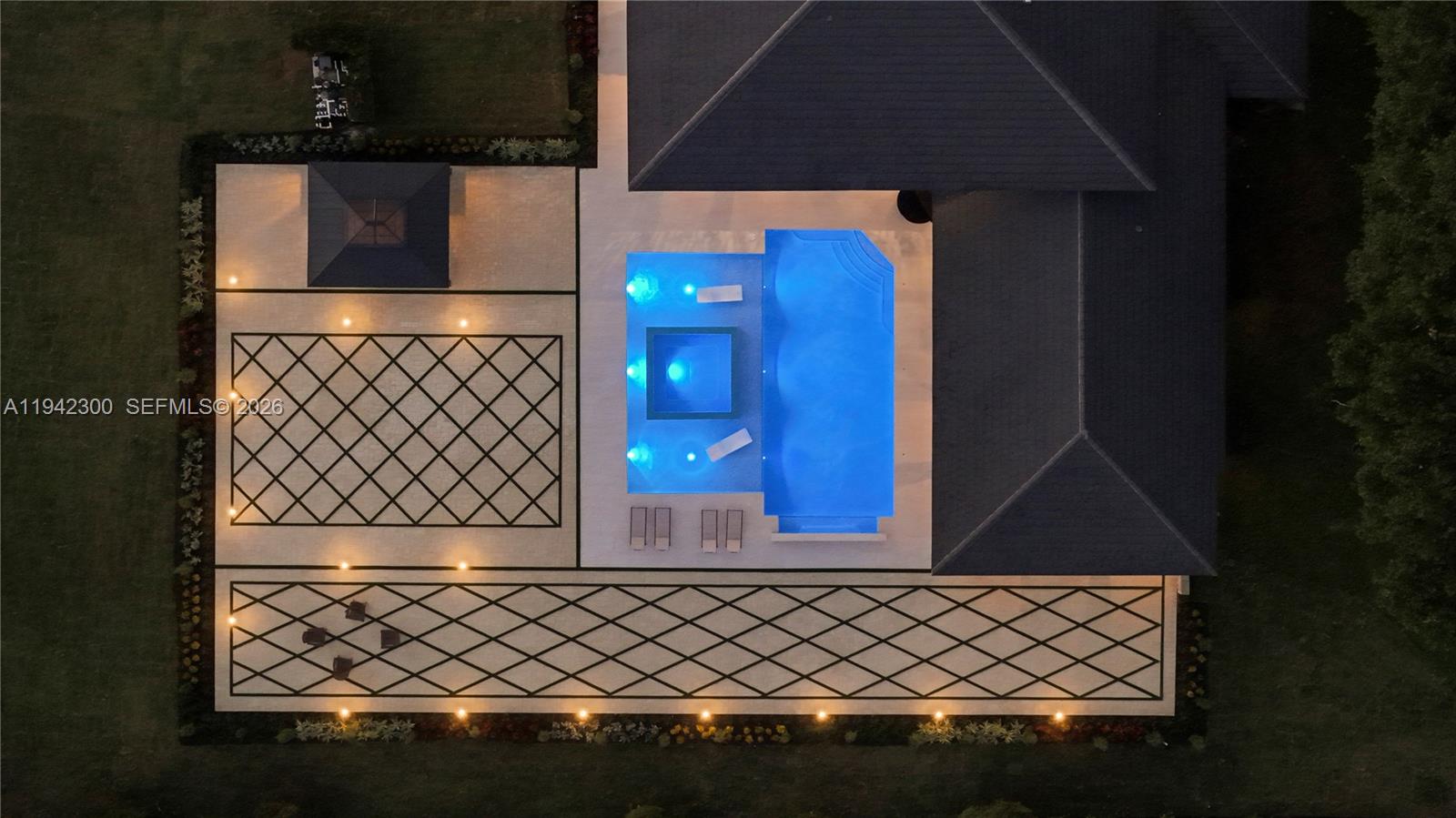 FLAMINGO GROVES - Residential