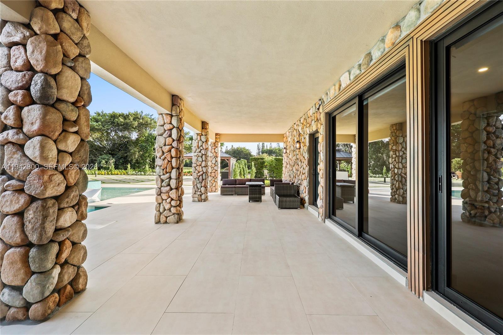 FLAMINGO GROVES - Residential