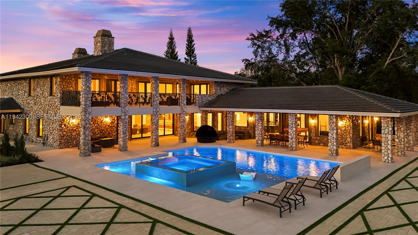 FLAMINGO GROVES - Residential