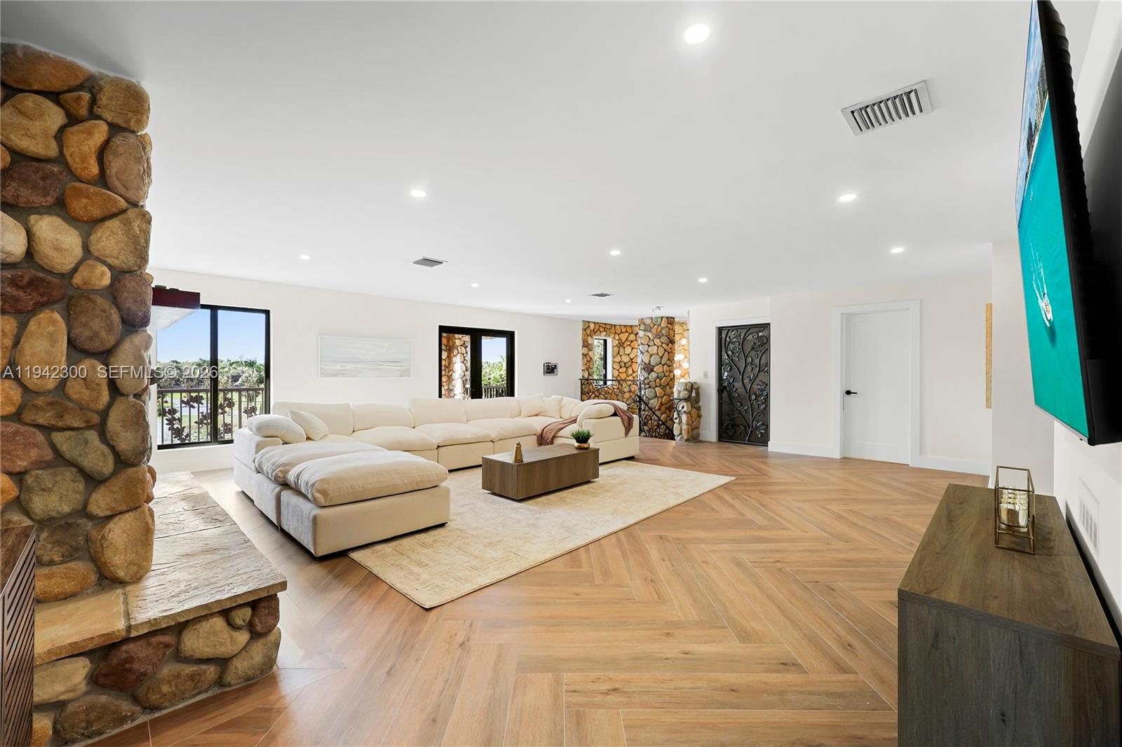 FLAMINGO GROVES - Residential