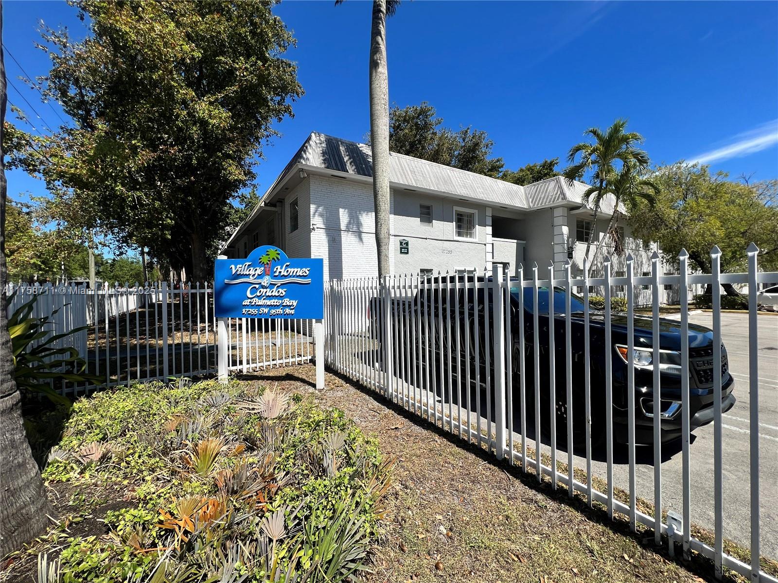 Rental Property at 17255 Sw 95th Ave G-207, Palmetto Bay, Miami-Dade County, Florida - Bedrooms: 2 
Bathrooms: 1  - $1,850 MO.