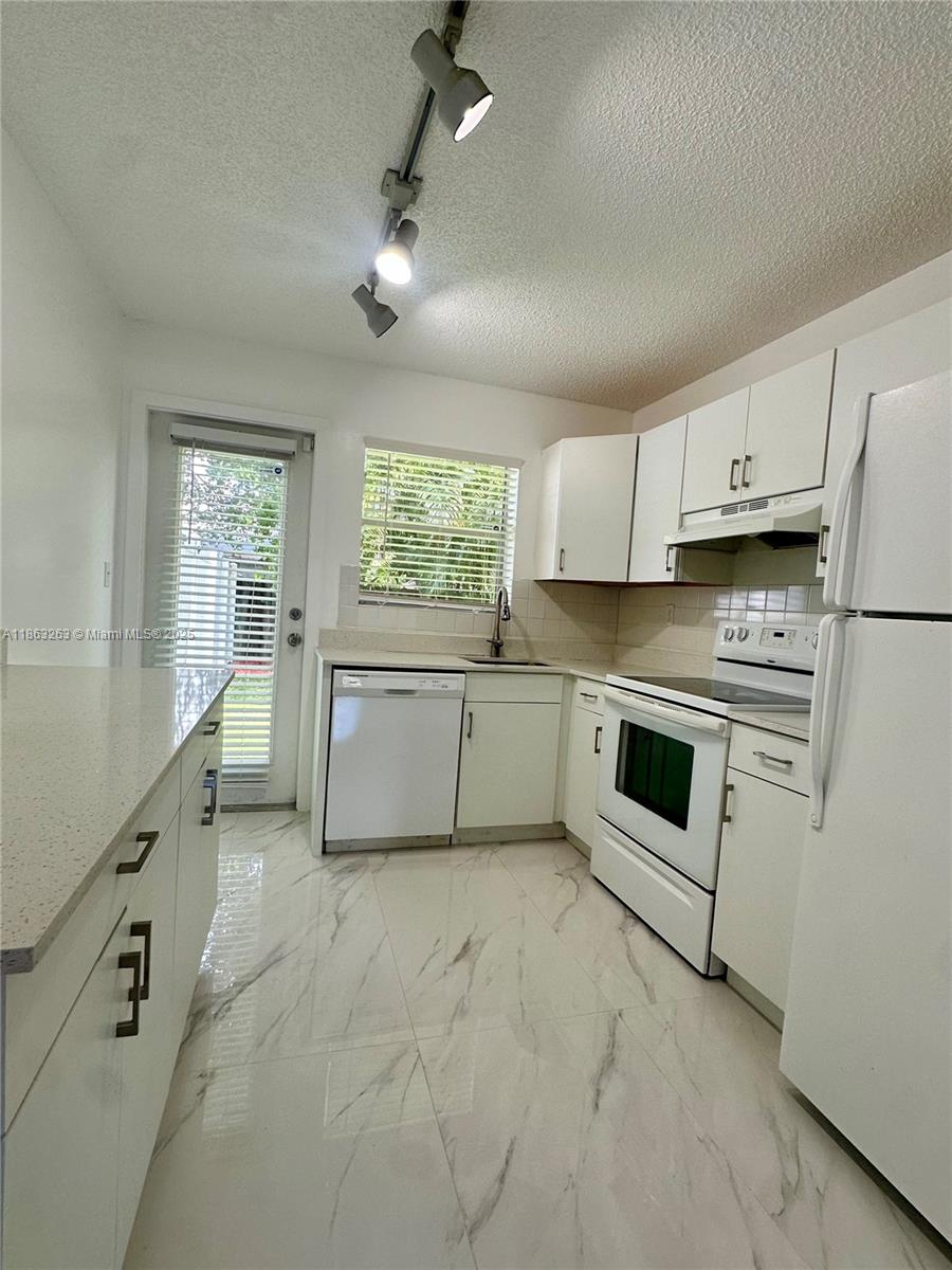 OSCEOLA PARK - Residential Lease