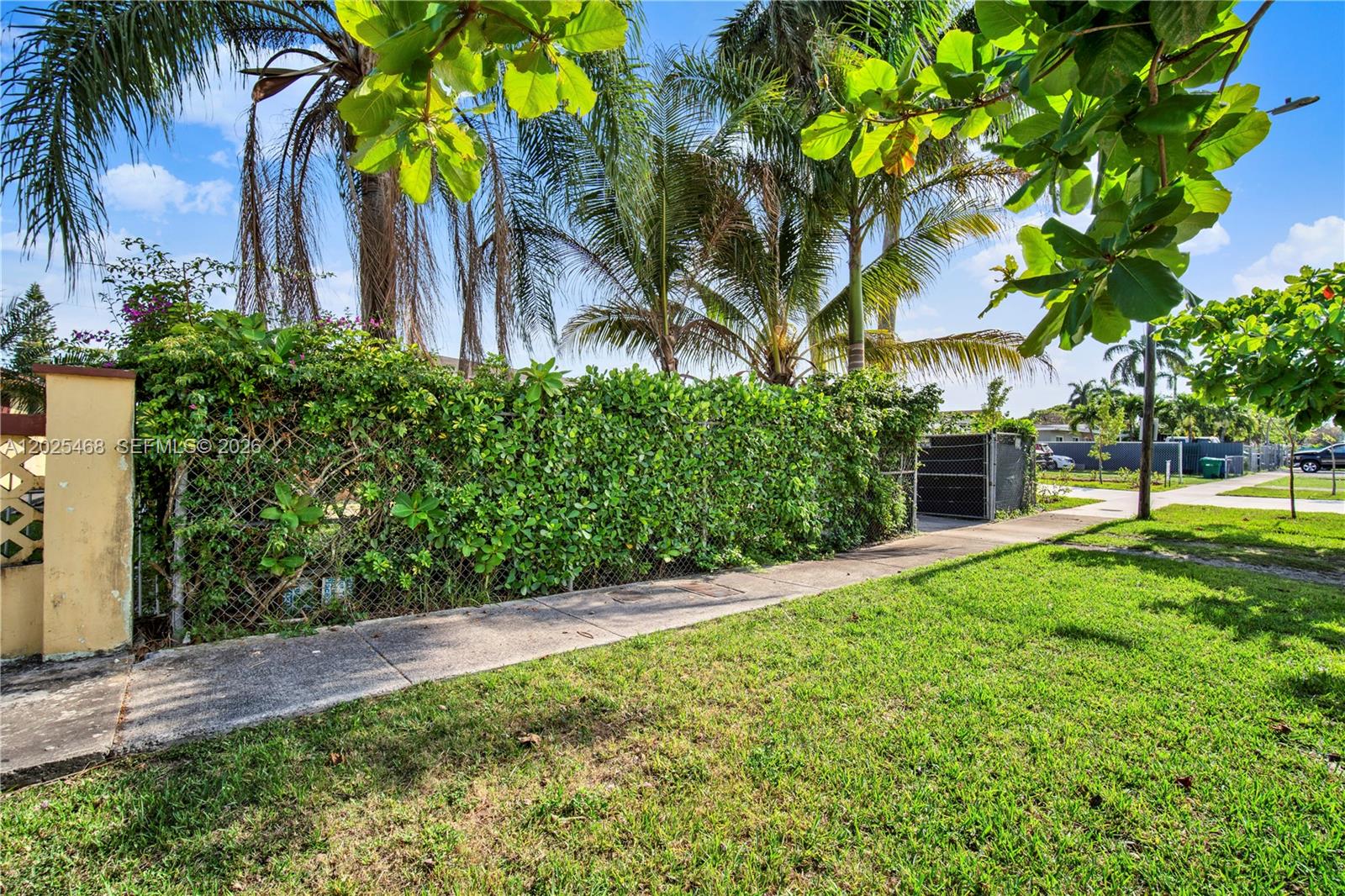 PALM AVE HEIGHTS - Residential