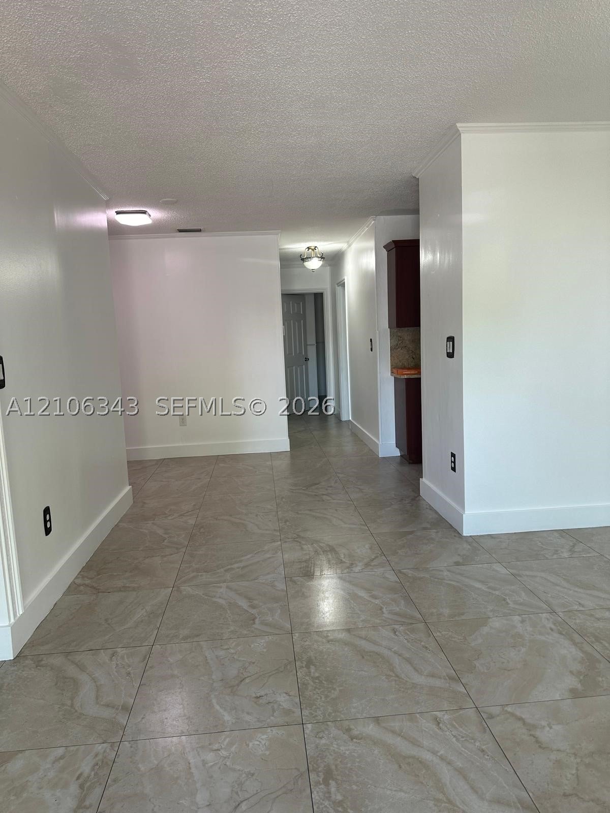 2500 W 8th Ln