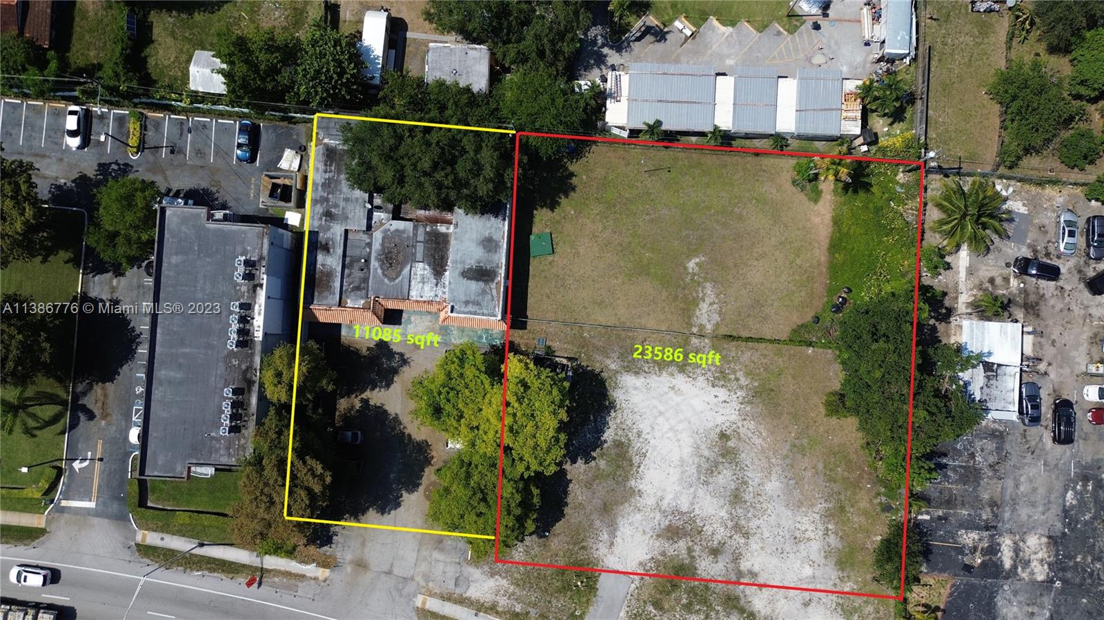 Main image without alt text