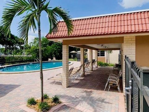 124 NE 19th Ct 114B Wilton Manors FL 33305