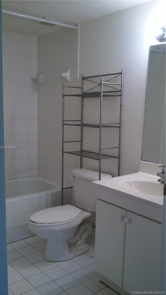 The Courts at Bayshore - Residential Lease