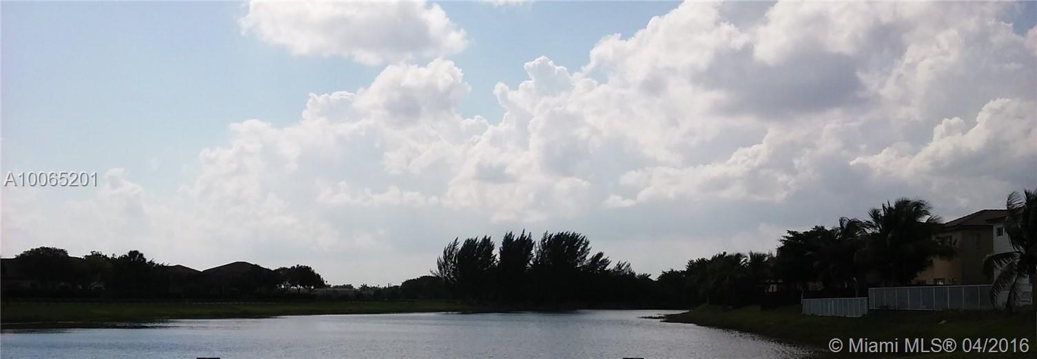 The Courts at Bayshore - Residential Lease