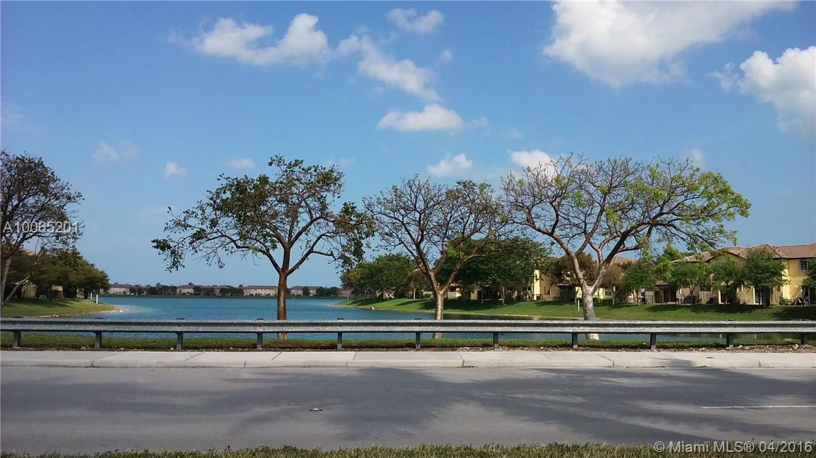 The Courts at Bayshore - Residential Lease