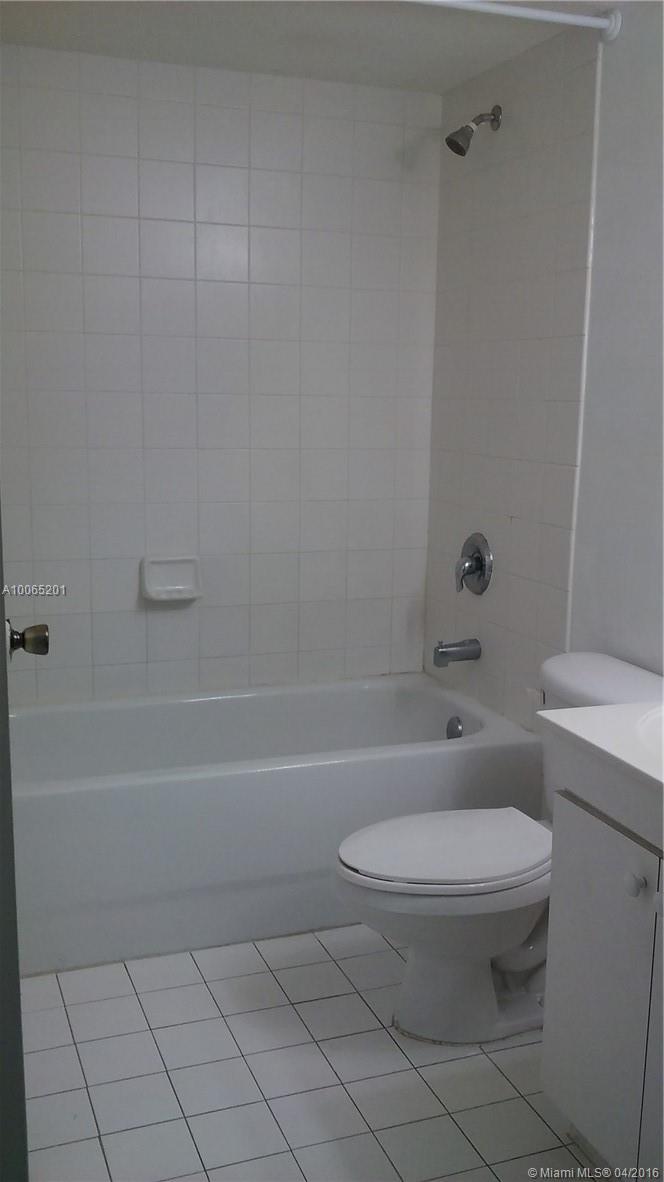 The Courts at Bayshore - Residential Lease