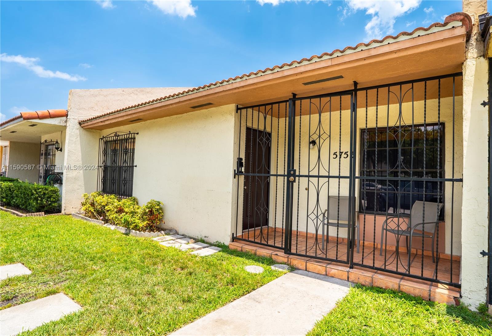 PARK VILLAS TOWNHOUSES SE - Residential Lease