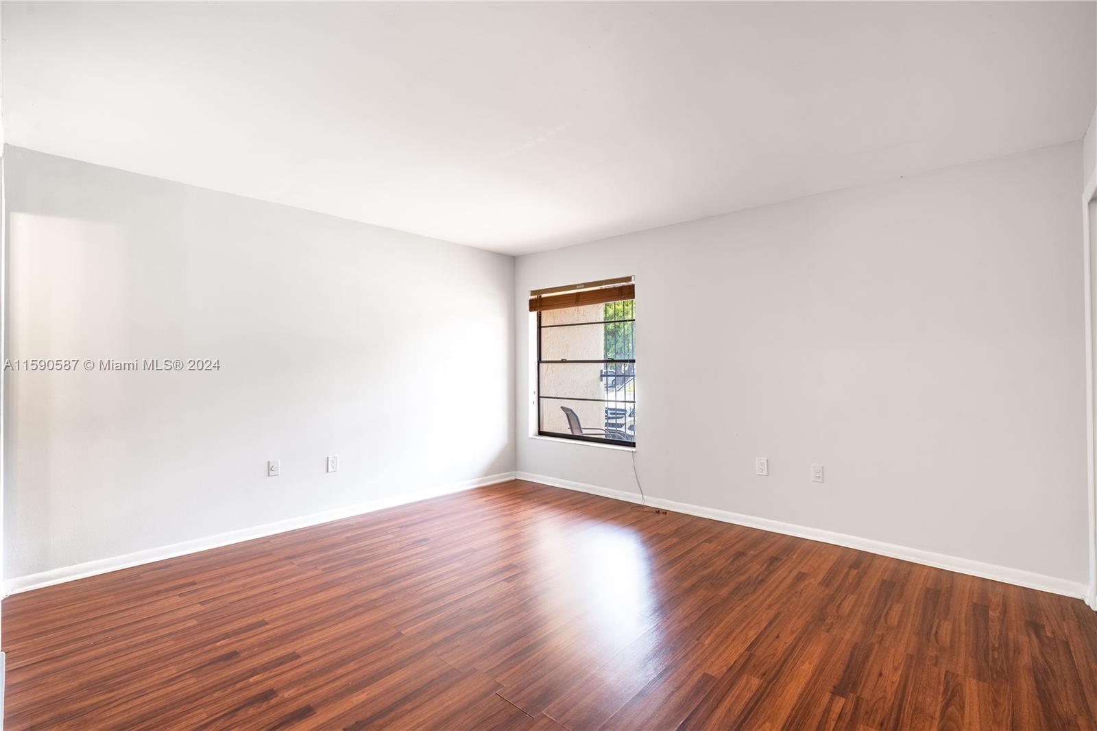 PARK VILLAS TOWNHOUSES SE - Residential Lease