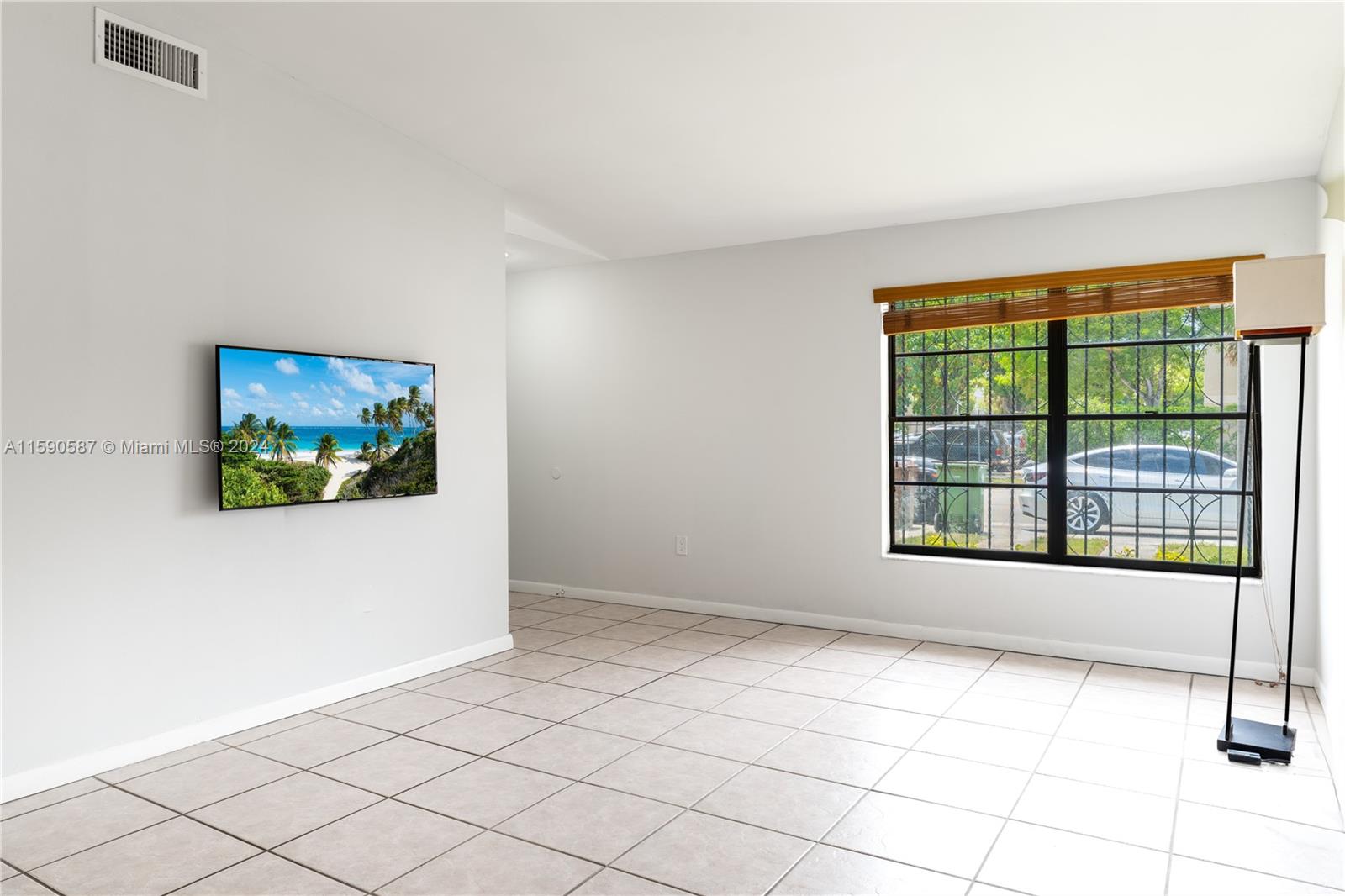 PARK VILLAS TOWNHOUSES SE - Residential Lease