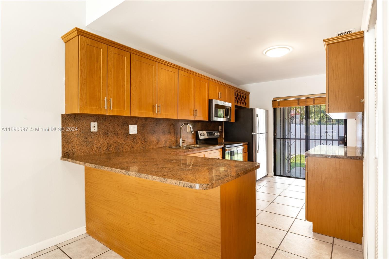 PARK VILLAS TOWNHOUSES SE - Residential Lease