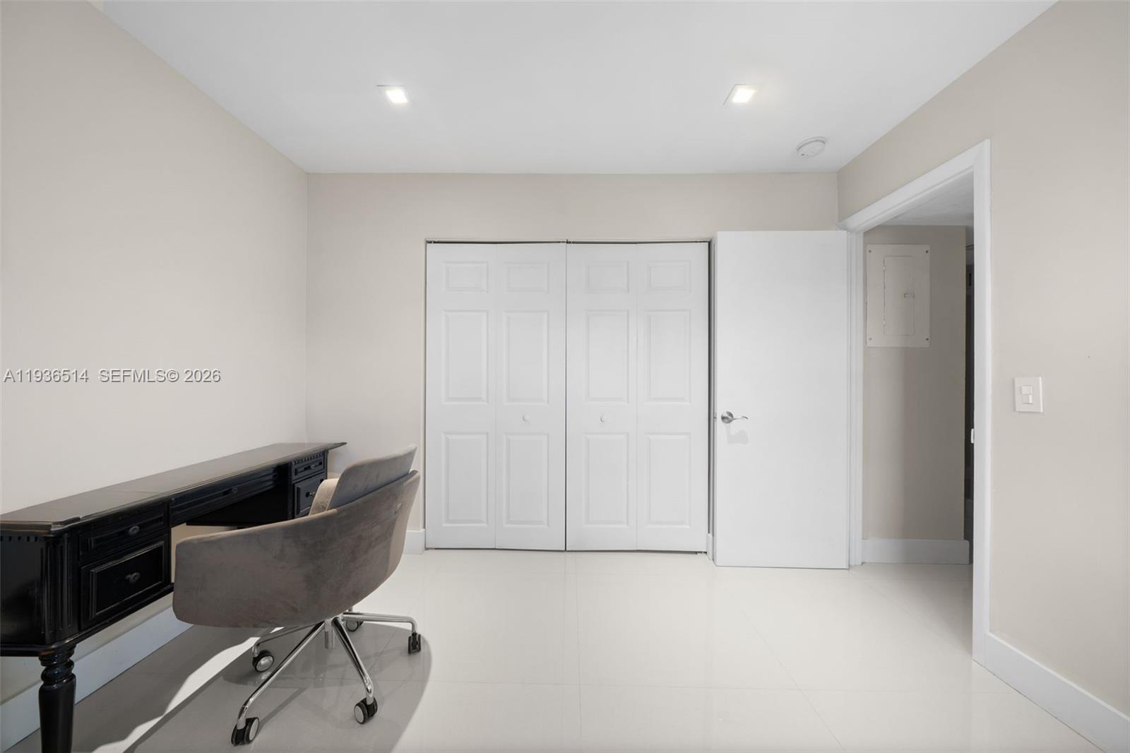 QUATRAINE CONDO IV - Residential