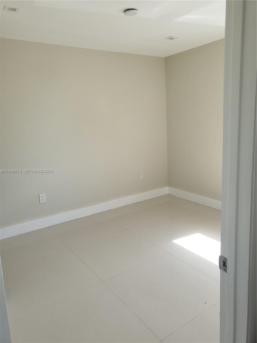 QUATRAINE CONDO IV - Residential