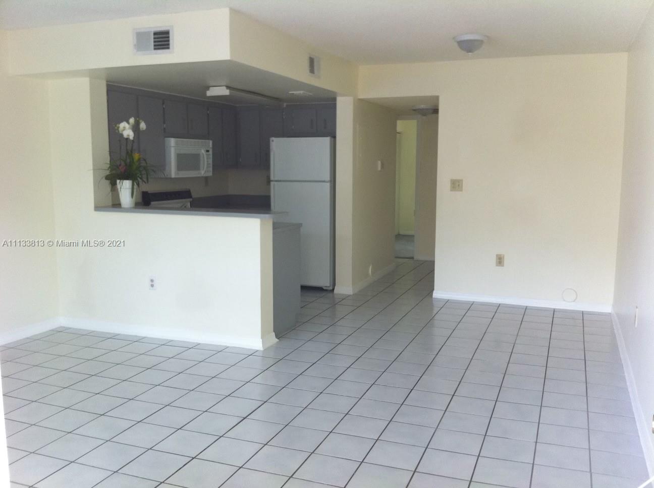 CORAL POINTE TOWNHOMES CO - Residential Lease