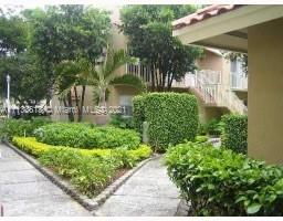 CORAL POINTE TOWNHOMES CO - Residential Lease