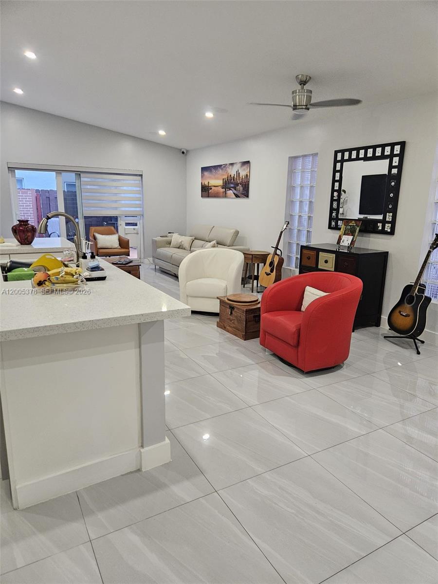 FOREST LAKES VILLAS - Residential Lease