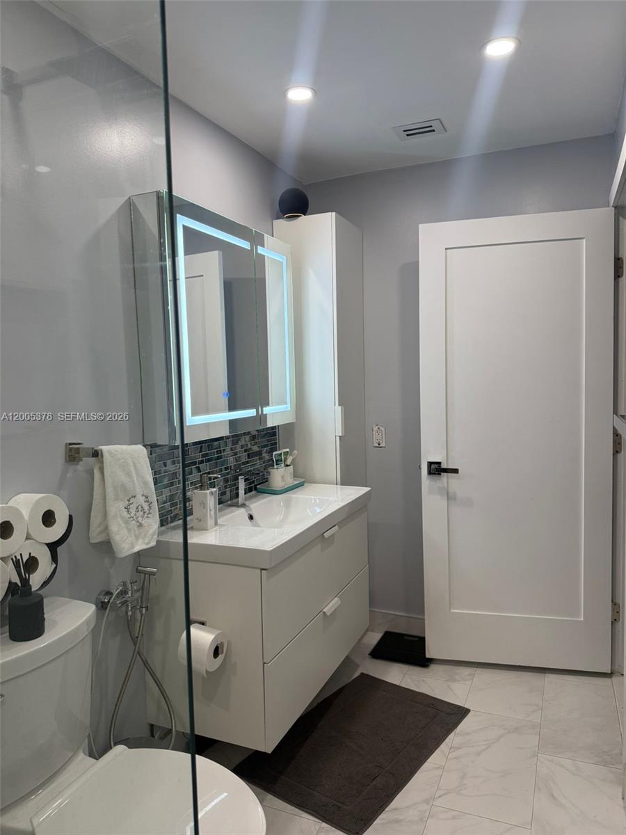 FOREST LAKES VILLAS - Residential Lease