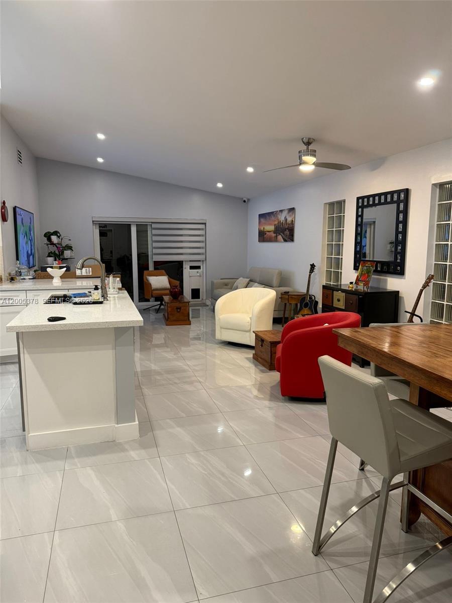 FOREST LAKES VILLAS - Residential Lease
