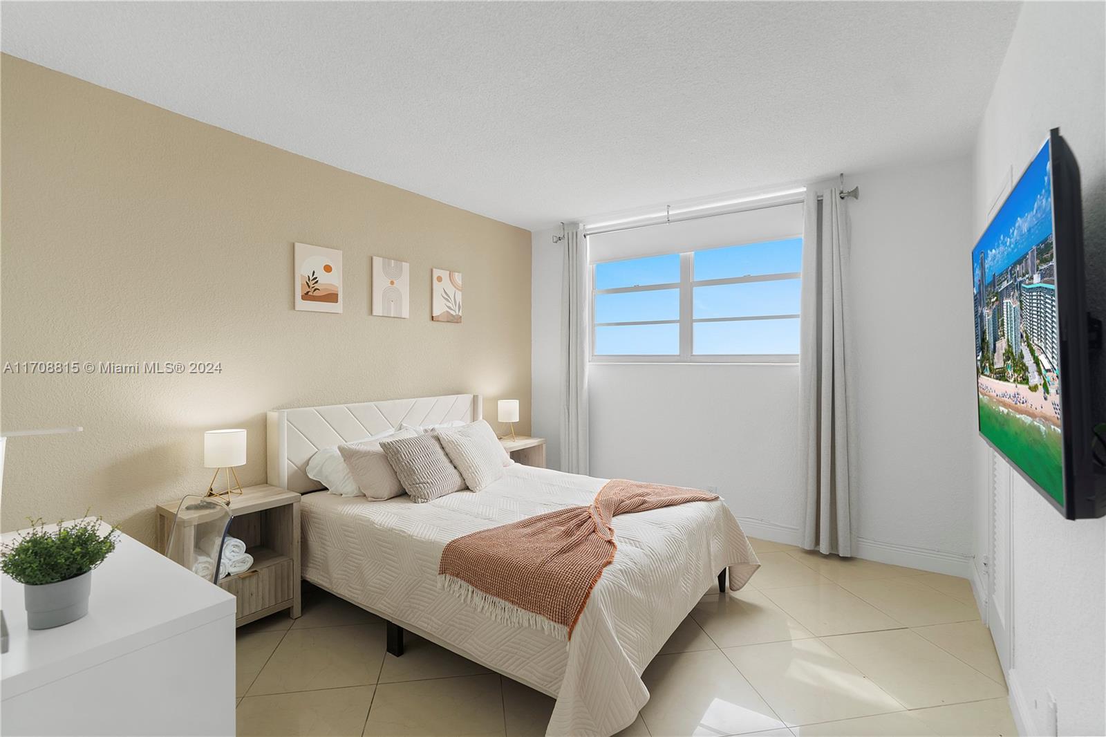 TIDES ON HOLLYWOOD BEACH - Residential