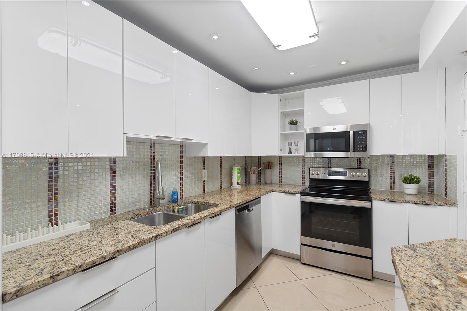 TIDES ON HOLLYWOOD BEACH - Residential