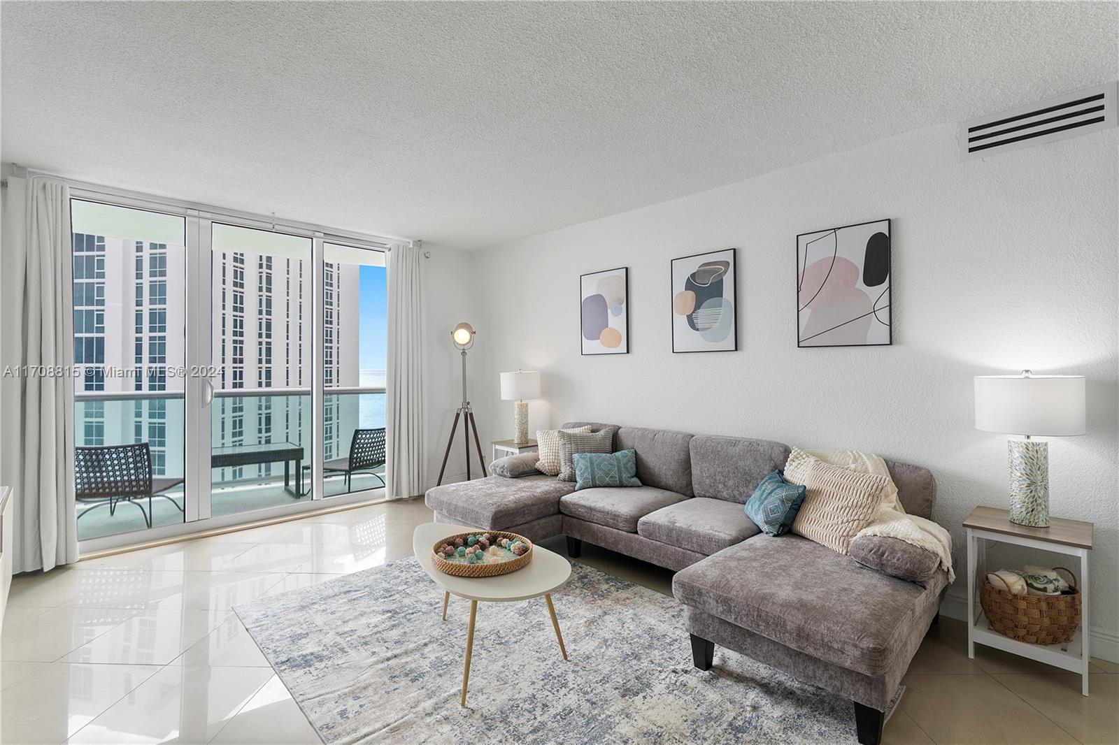 TIDES ON HOLLYWOOD BEACH - Residential