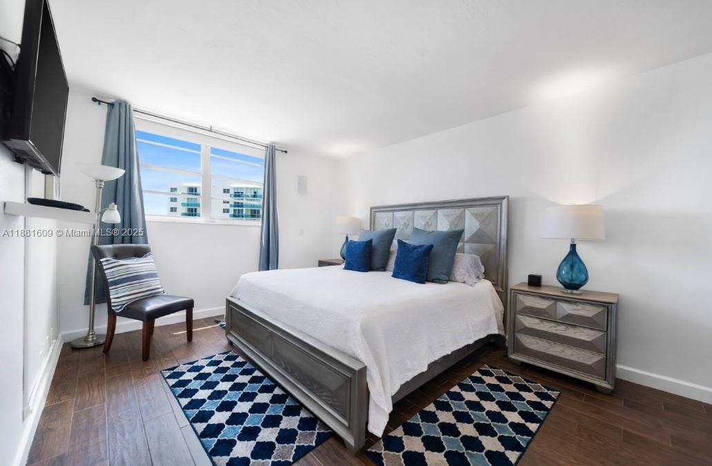 TIDES ON HOLLYWOOD BEACH - Residential