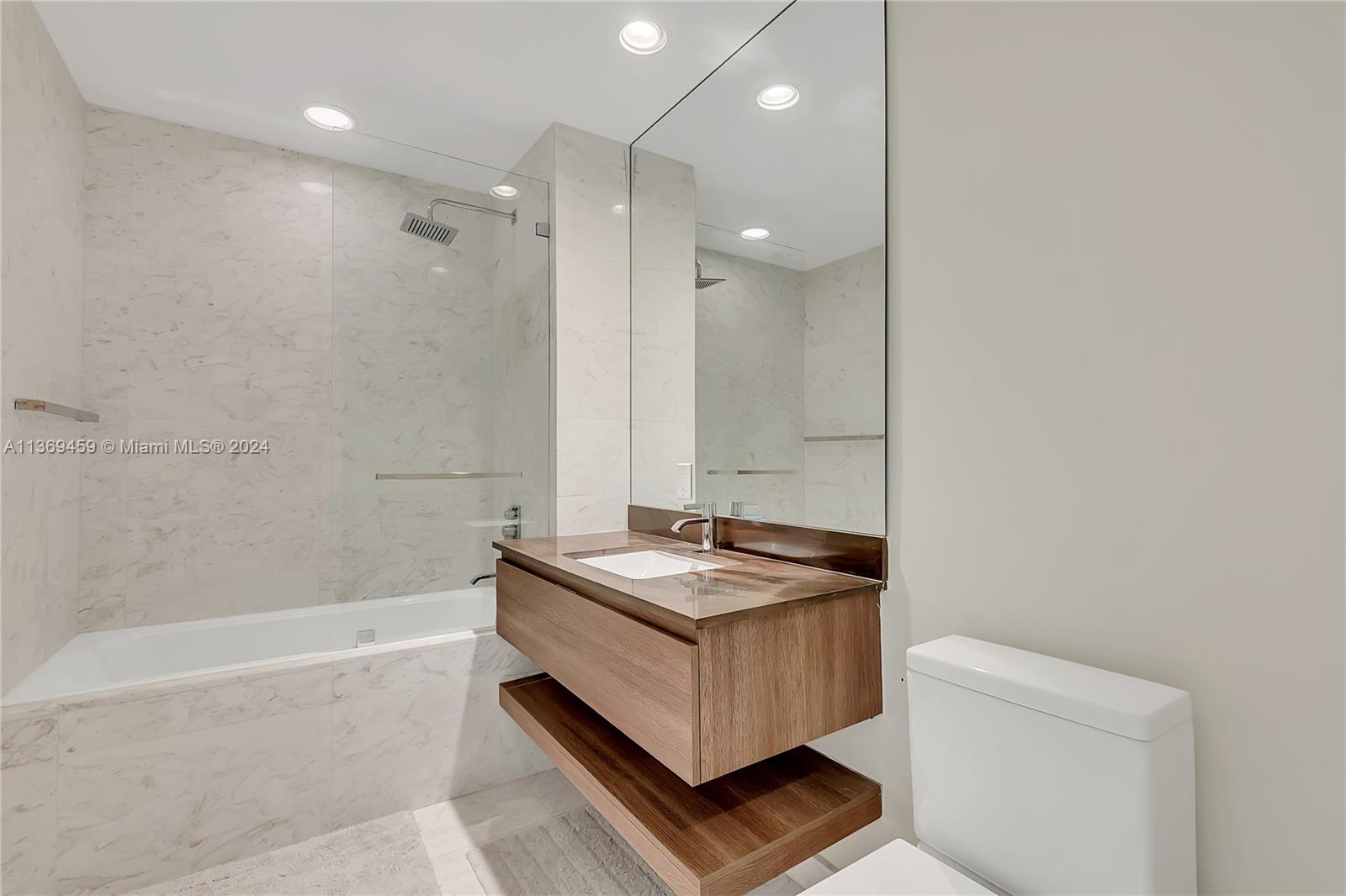 OCEANA KEY BISCAYNE CONDO - Residential