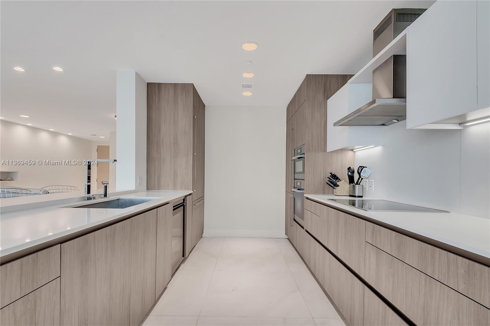 OCEANA KEY BISCAYNE CONDO - Residential