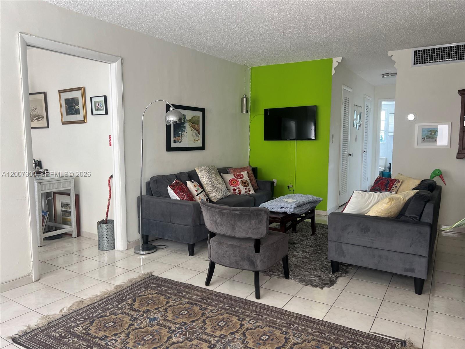 1820 JAMES AVE CONDO - Residential