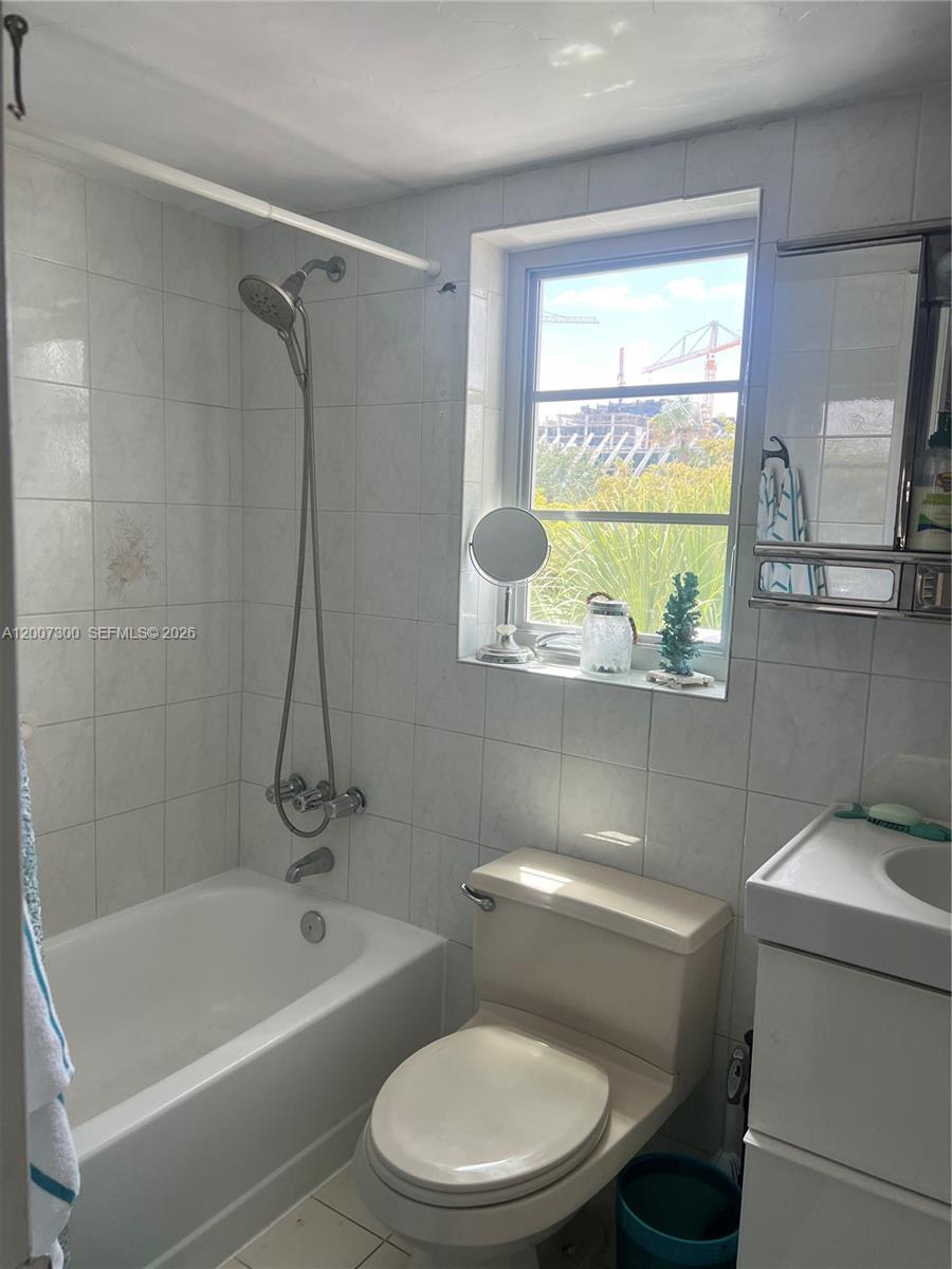 1820 JAMES AVE CONDO - Residential